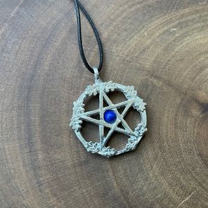 Oak Leaf Pentacle w/Lapis Lazuli Pewter Pendant
